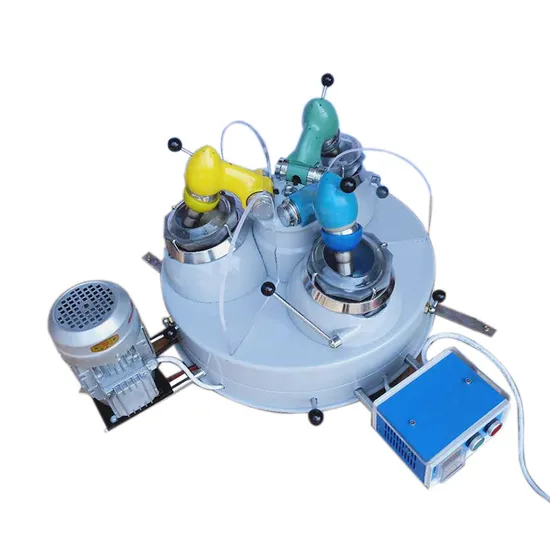 Fazendas de pequeno e médio porte usam uma máquina descascadora de milho e moleiro